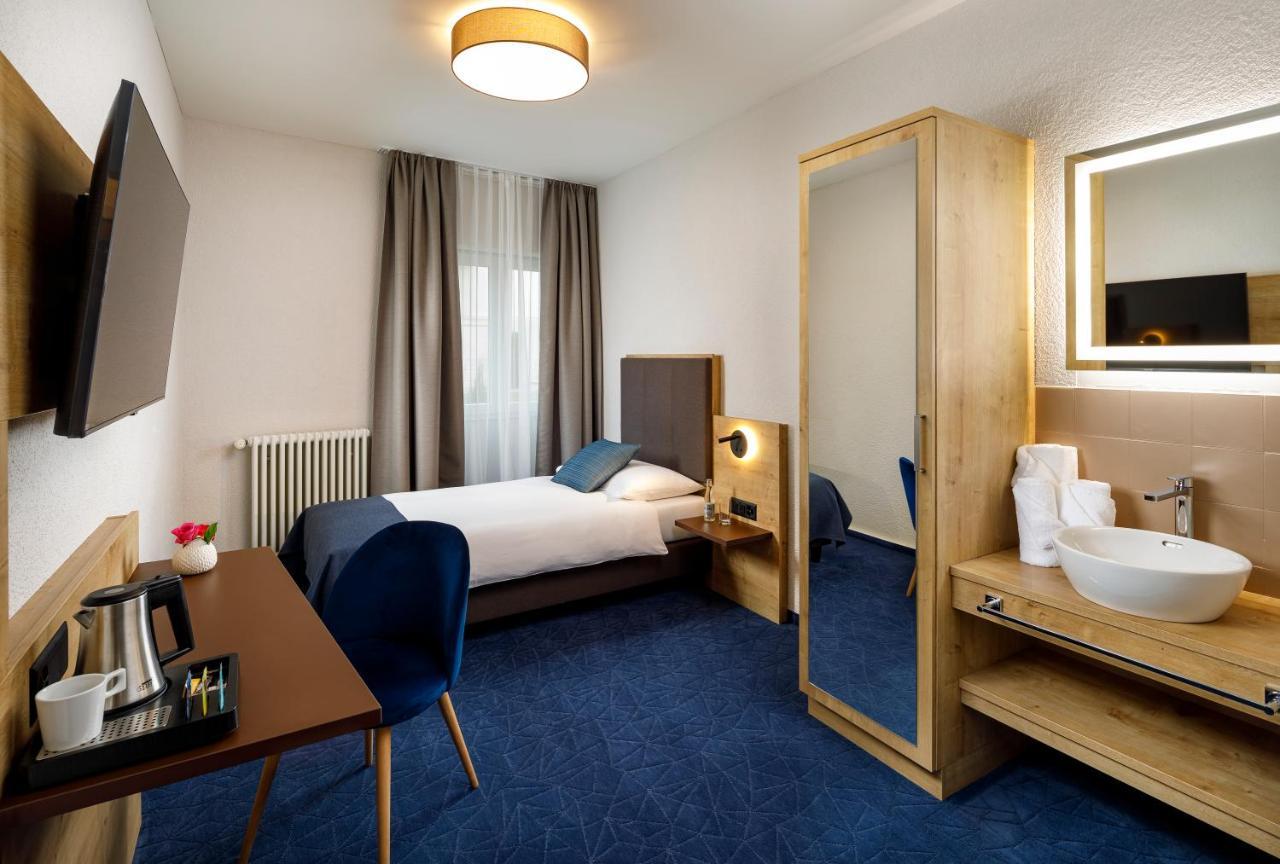 Hotel Tivoli Schlieren Buitenkant foto
